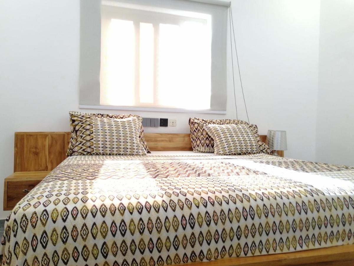 Marys Guest House Lome Luaran gambar