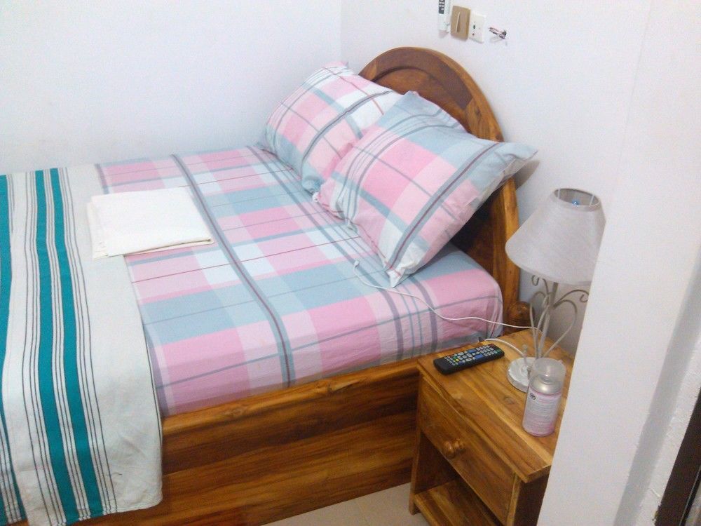 Marys Guest House Lome Luaran gambar